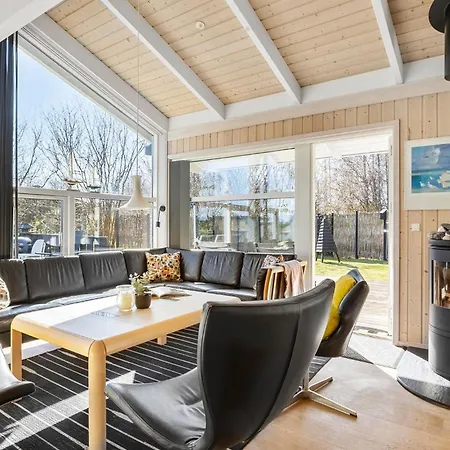 Σπίτι διακοπών Gorgeous In With Sauna Otterup